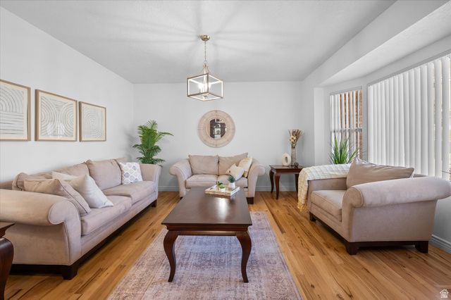 1543 N CHERRY BLOSSOM DR, Farmington, UT 84025