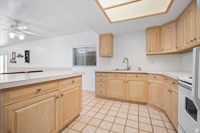 1543 N CHERRY BLOSSOM DR, Farmington, UT 84025