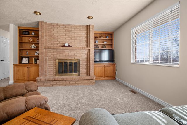 1543 N CHERRY BLOSSOM DR, Farmington, UT 84025