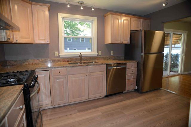 311 McKinley Road, Portsmouth, NH 03801
