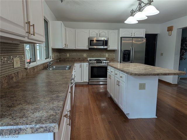 2575 Myersville Road, Uniontown, OH 44685