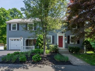 24 School St, Milton, MA 02186