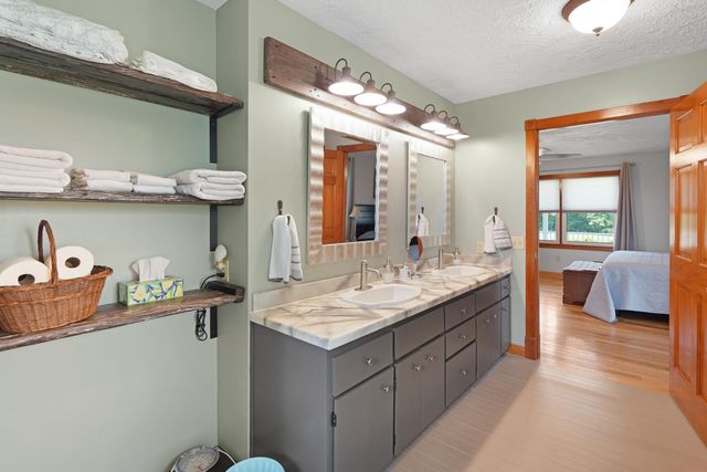 5320 Old Franklin, Glade Hill, VA 24092