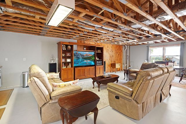 5320 Old Franklin, Glade Hill, VA 24092