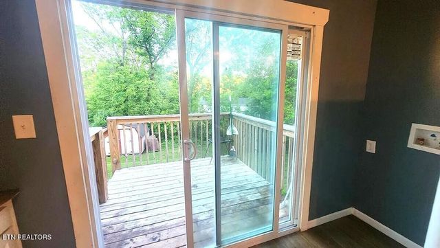 365 Robertsville Rd, Oak Ridge, TN 37830