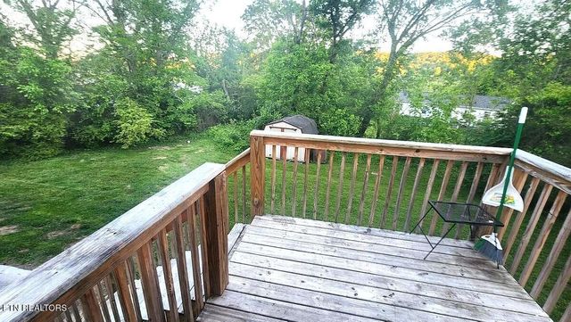 365 Robertsville Rd, Oak Ridge, TN 37830