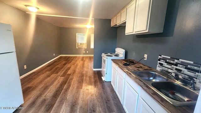 365 Robertsville Rd, Oak Ridge, TN 37830