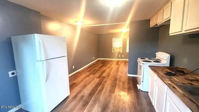 365 Robertsville Rd, Oak Ridge, TN 37830