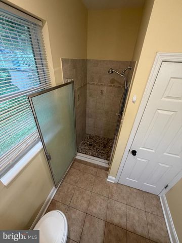 10 WOODMONT RD, Conshohocken, PA 19428
