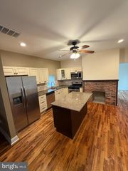 10 WOODMONT RD, Conshohocken, PA 19428
