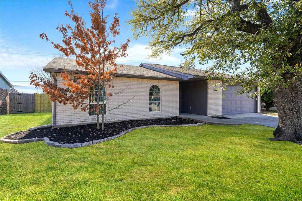 5516 Maple Lane, Rowlett, TX 75089