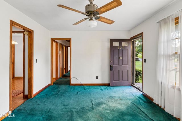 707 Hilltop Drive, Johnson City, TN 37604