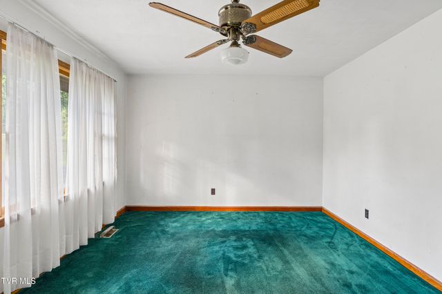 707 Hilltop Drive, Johnson City, TN 37604