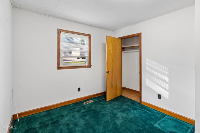707 Hilltop Drive, Johnson City, TN 37604