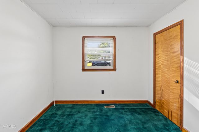 707 Hilltop Drive, Johnson City, TN 37604
