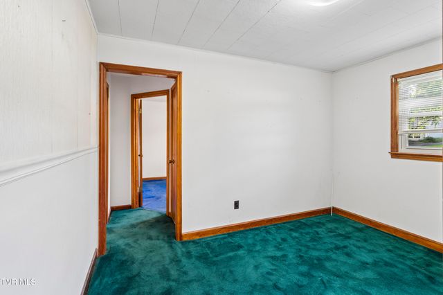 707 Hilltop Drive, Johnson City, TN 37604
