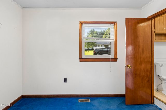 707 Hilltop Drive, Johnson City, TN 37604