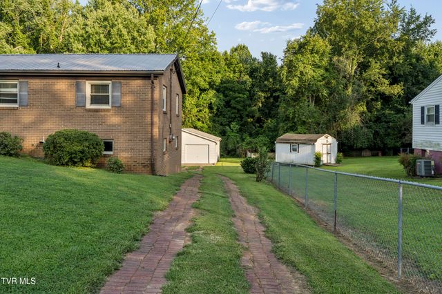 707 Hilltop Drive, Johnson City, TN 37604