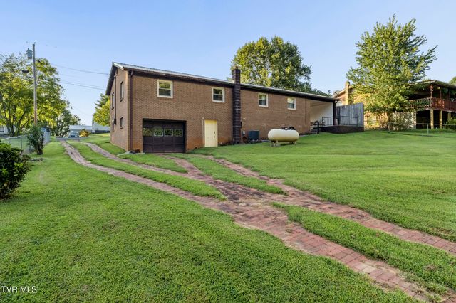 707 Hilltop Drive, Johnson City, TN 37604