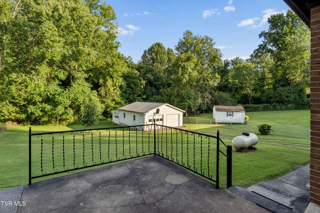 707 Hilltop Drive, Johnson City, TN 37604