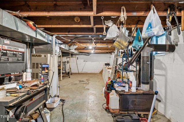 707 Hilltop Drive, Johnson City, TN 37604