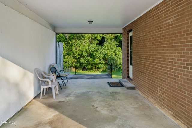 707 Hilltop Drive, Johnson City, TN 37604