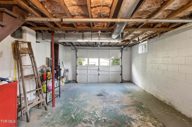707 Hilltop Drive, Johnson City, TN 37604