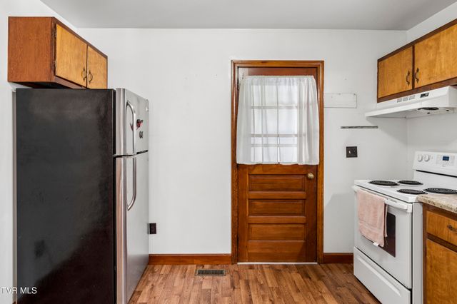 707 Hilltop Drive, Johnson City, TN 37604