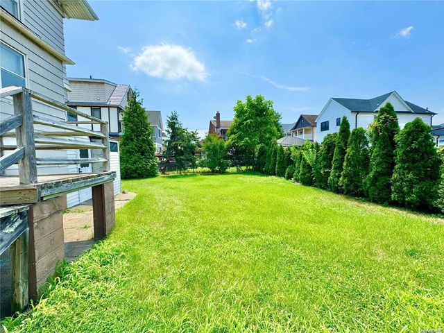 215 Beach 126th Street, Rockaway Park, NY 11694