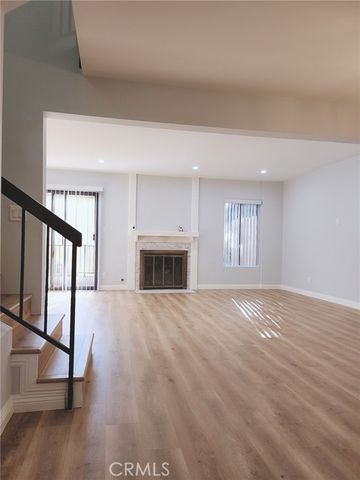 3130 Montrose Avenue 102, La Crescenta, CA 91214