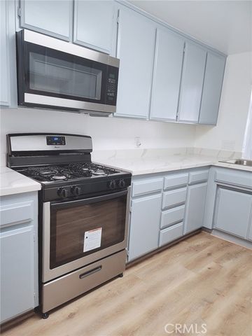 3130 Montrose Avenue 102, La Crescenta, CA 91214