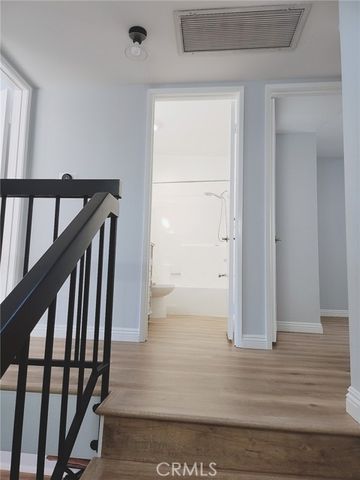 3130 Montrose Avenue 102, La Crescenta, CA 91214