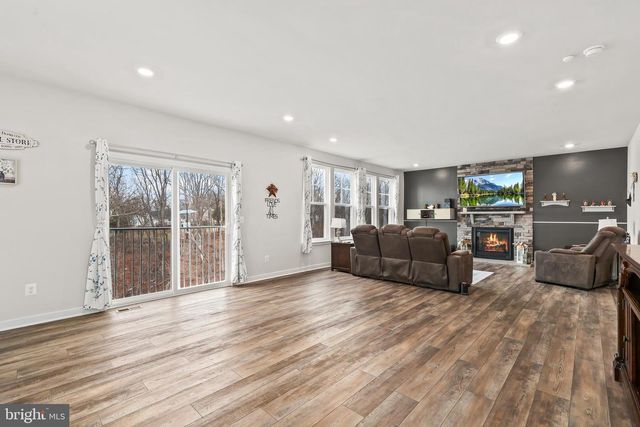 216 LEHIGH DR, Winchester, VA 22602