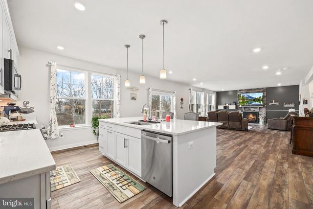 216 LEHIGH DR, Winchester, VA 22602