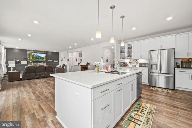 216 LEHIGH DR, Winchester, VA 22602