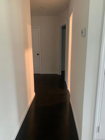 402 Leslie Lane, Uniondale, NY 11553