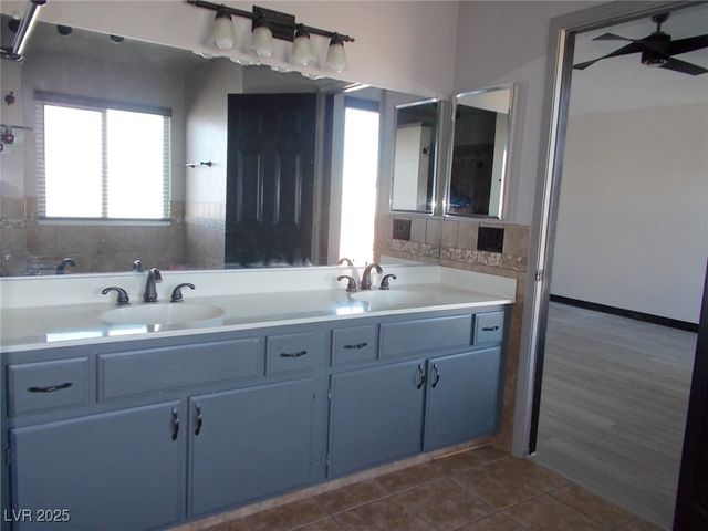 1506 Champagne Circle, Las Vegas, NV 89119