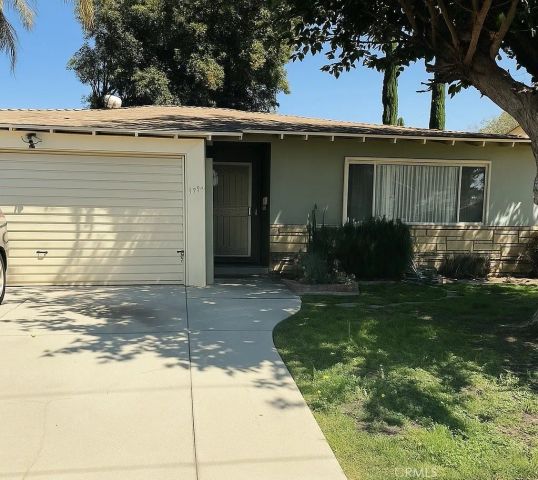 8954 Chimineas Avenue, Northridge, CA 91325