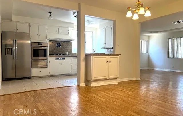 8954 Chimineas Avenue, Northridge, CA 91325