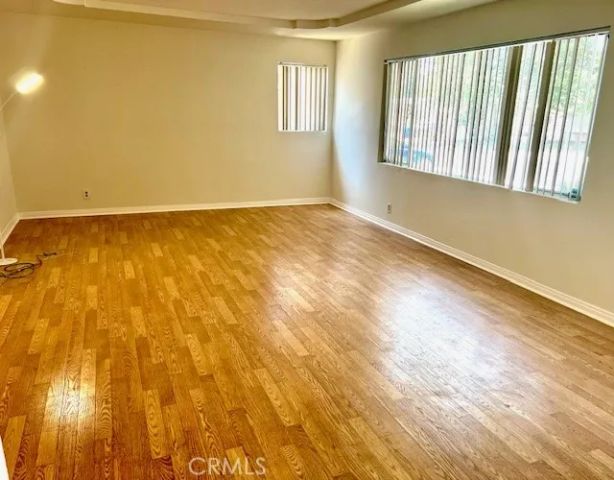 8954 Chimineas Avenue, Northridge, CA 91325