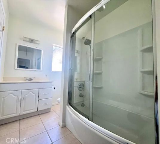 8954 Chimineas Avenue, Northridge, CA 91325