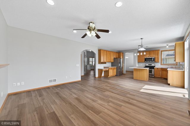 18017 68th Avenue N, Maple Grove, MN 55311