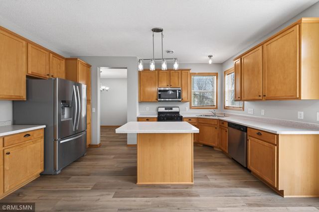 18017 68th Avenue N, Maple Grove, MN 55311