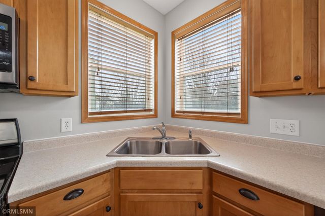 18017 68th Avenue N, Maple Grove, MN 55311