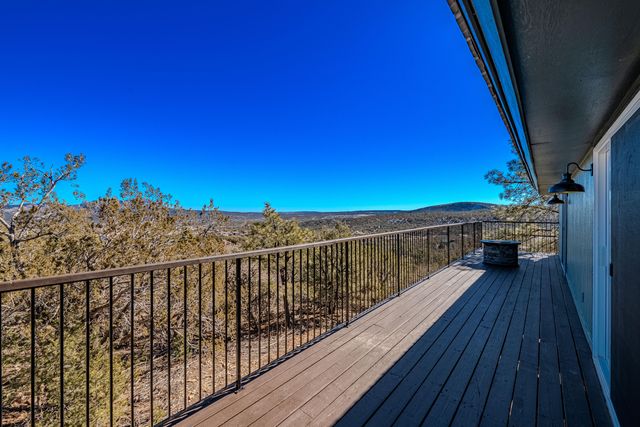 18 Calle Del Caballo NE, Sandia Park, NM 87047