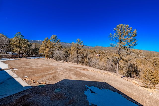 18 Calle Del Caballo NE, Sandia Park, NM 87047