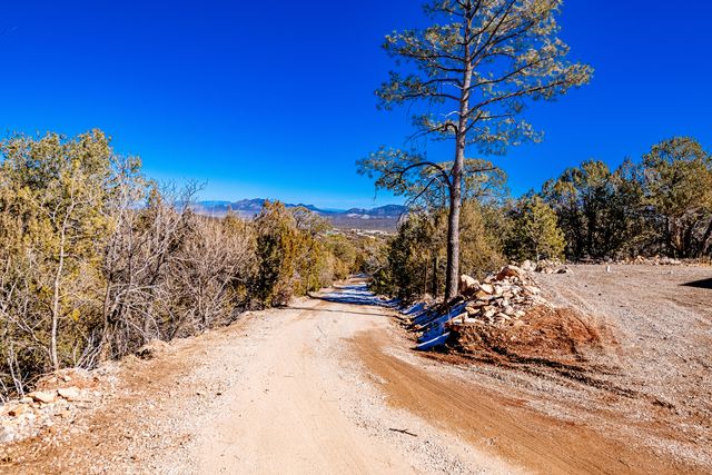 18 Calle Del Caballo NE, Sandia Park, NM 87047