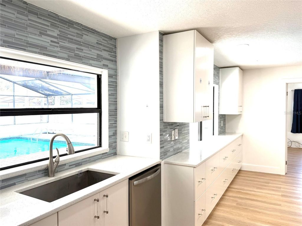 Image 6 of property listing at 1325 MOLLIE ROAD, Daytona Beach, FL 32114