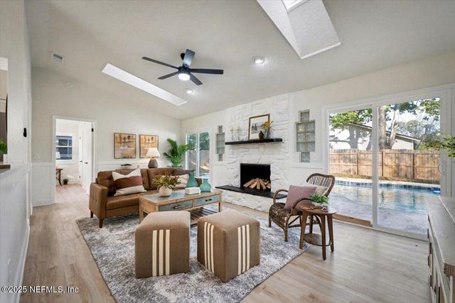 10437 DOCKSIDER Drive E, Jacksonville, FL 32257