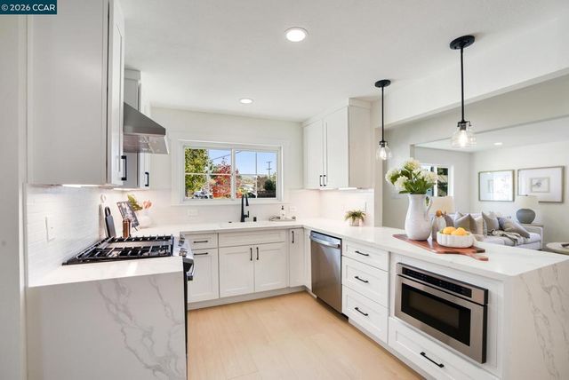 1543 Laverne Ct, Concord, CA 94521